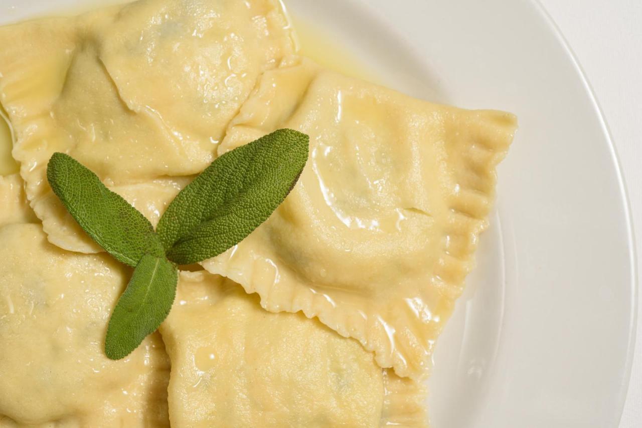 Agriturismo Borgo Campetroso 苏韦雷托 外观 照片